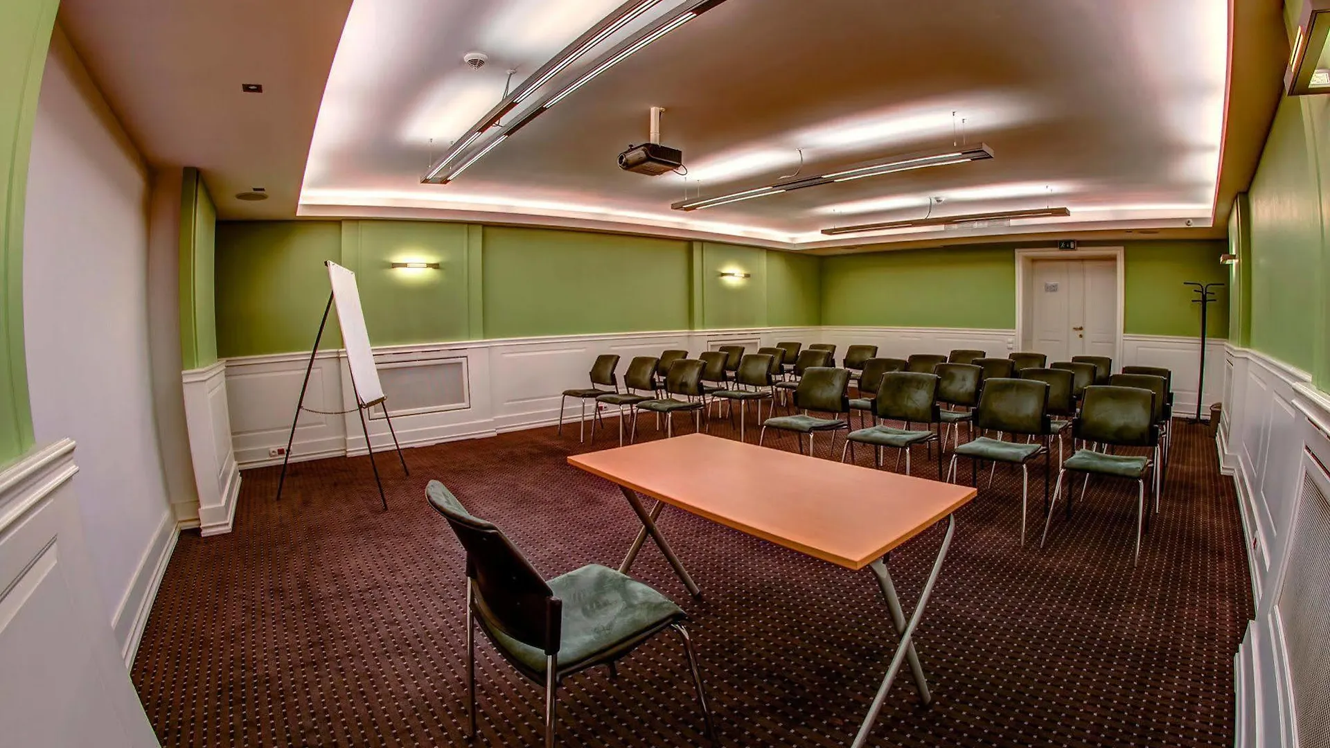 Green Hotel Komorniki   Komorniki (Poznan)
